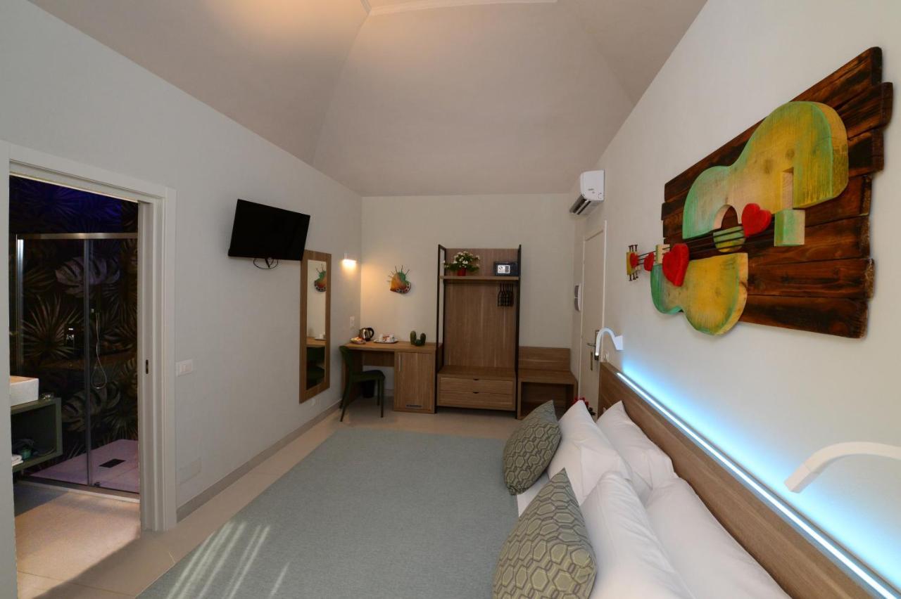 Dimora Del Cuore Guest House In Centro 비에스테 외부 사진
